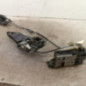 Serrure arriere droit PEUGEOT 208 1