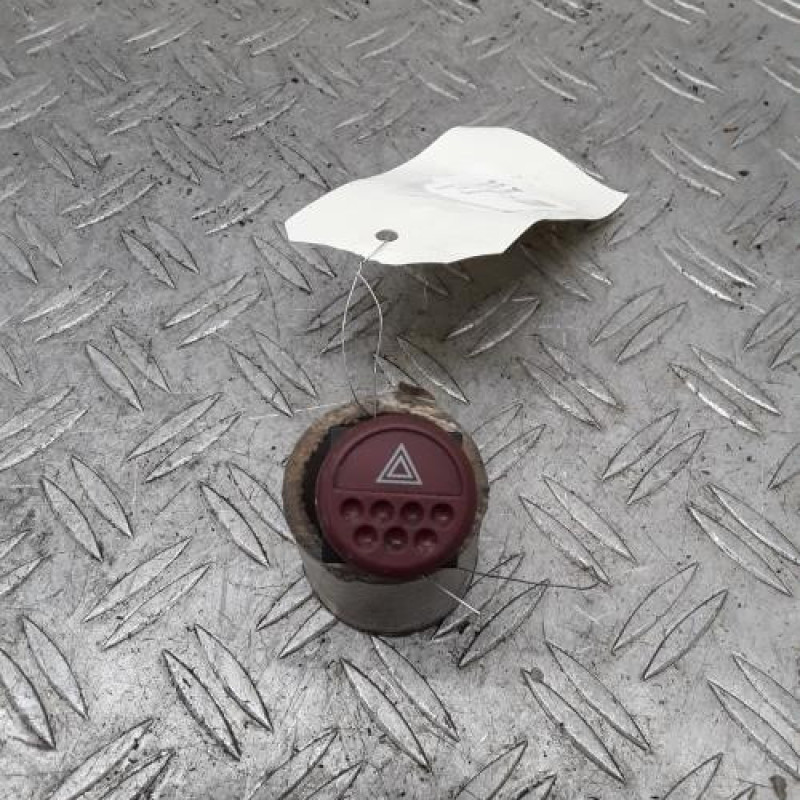 Bouton de warning PEUGEOT 106
