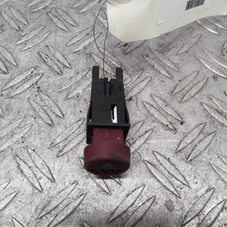 Bouton de warning PEUGEOT 106
