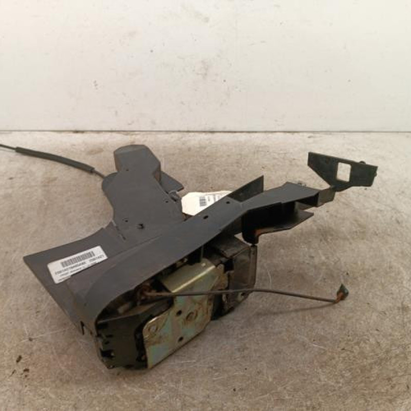 Serrure avant gauche FORD FIESTA 5 Serrure avant gauche FORD FIESTA 5