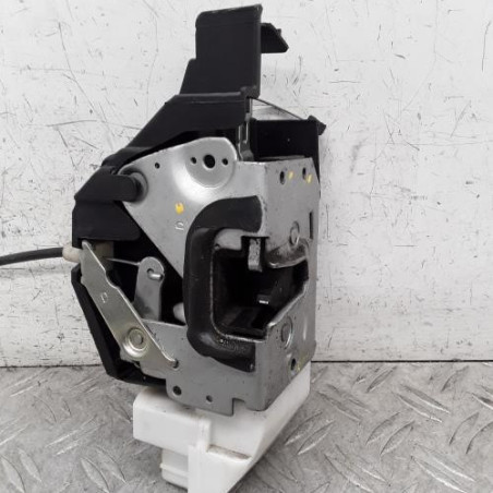 Serrure avant droit VOLKSWAGEN FOX Photo n°1