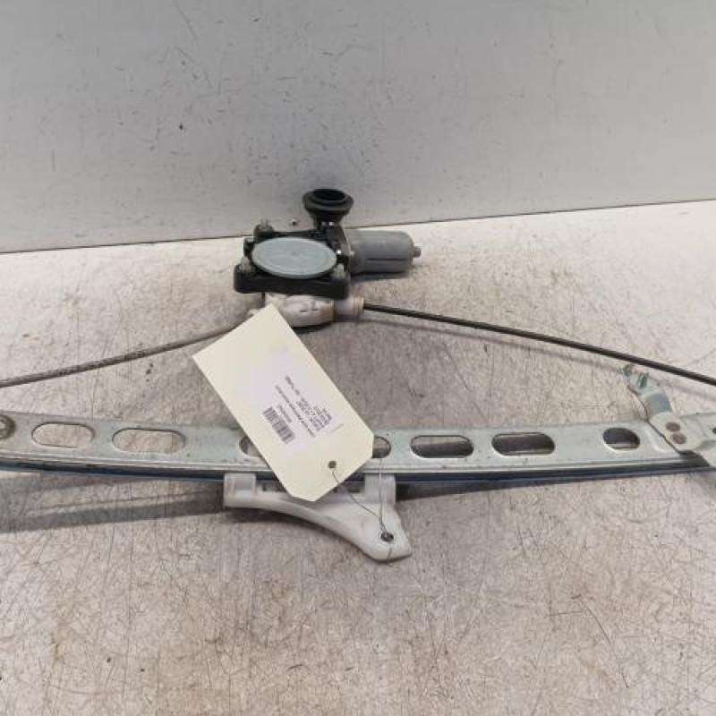 Leve vitre electrique avant droit SUZUKI SWIFT 4