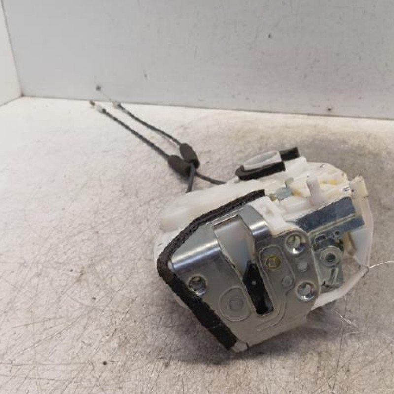 Serrure arriere gauche SUZUKI SWIFT 4 Serrure arriere gauche SUZUKI SWIFT 4