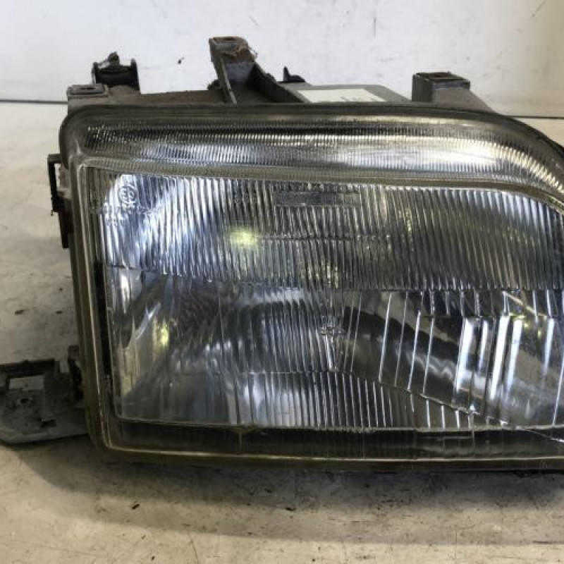 Optique avant principal droit (feux)(phare) RENAULT CLIO 1