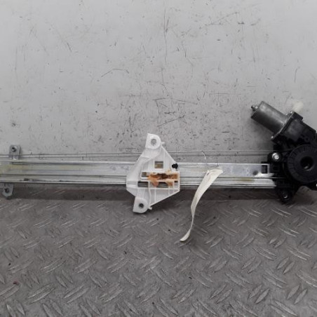 Leve vitre electrique avant droit SUZUKI CELERIO Photo n°1