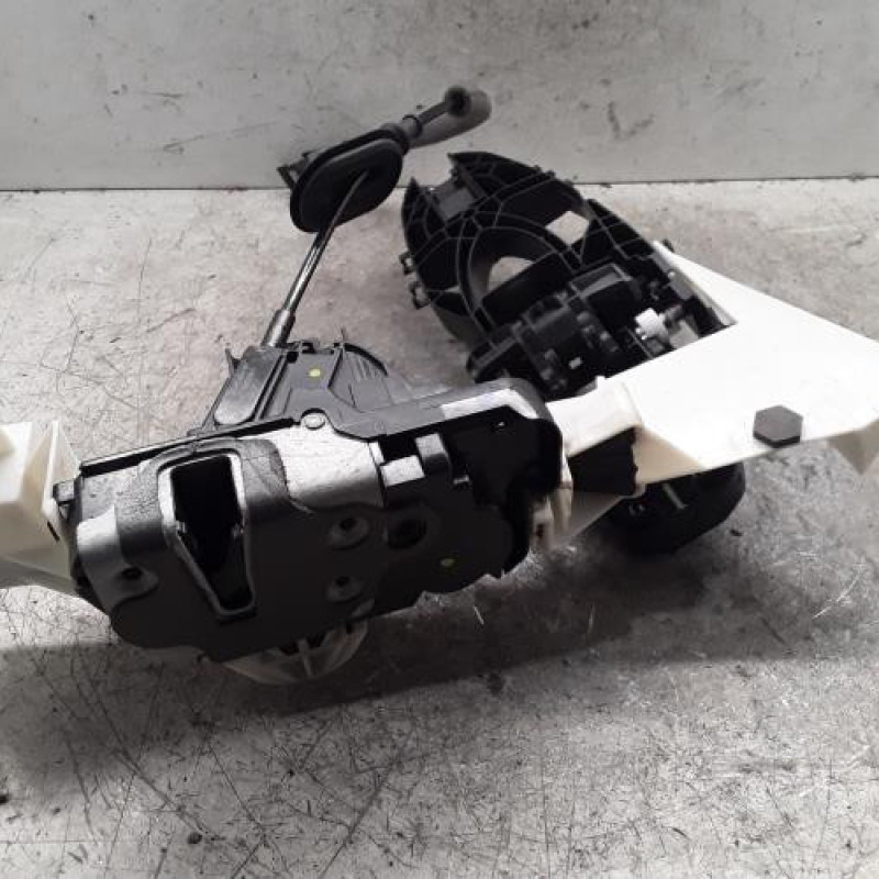 Serrure avant droit FORD PUMA 2 Serrure avant droit FORD PUMA 2