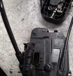 Serrure avant gauche FORD PUMA 2