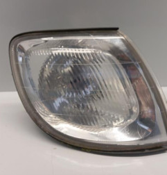 Optique avant secondaire droit (feux)(clignotant) HYUNDAI TRAJET Photo n°1