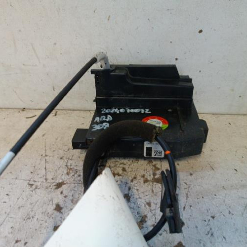 Serrure arriere droit PEUGEOT 308 2 Serrure arriere droit PEUGEOT 308 2