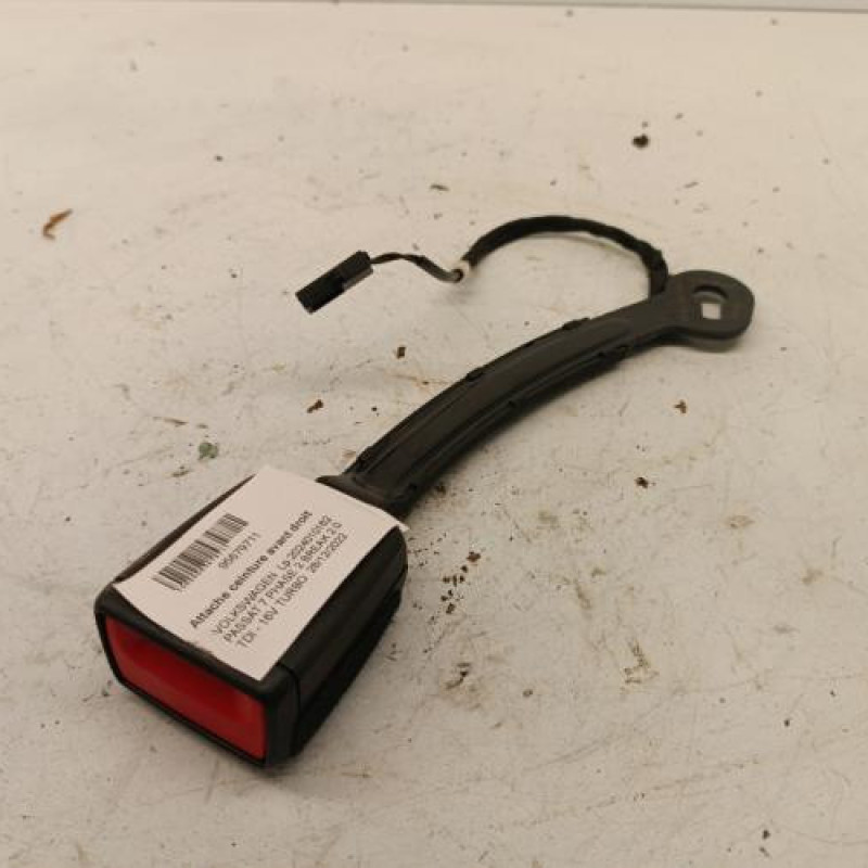 Attache ceinture avant droit VOLKSWAGEN PASSAT 7