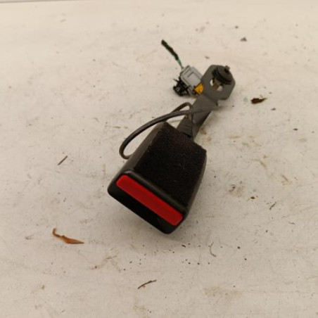 Attache ceinture avant droit PEUGEOT 208 1