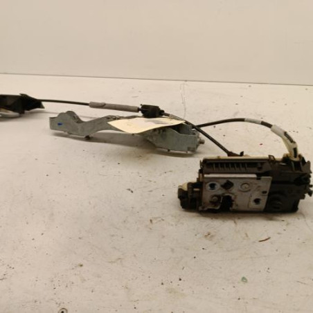 Serrure avant droit PEUGEOT 208 1