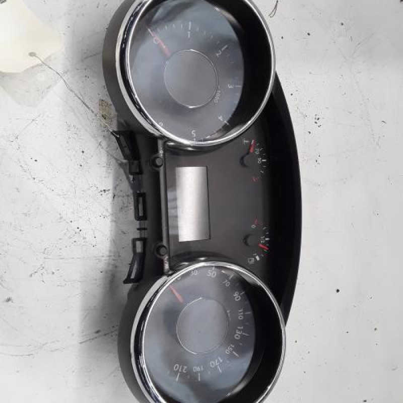 Compteur PEUGEOT 5008 1