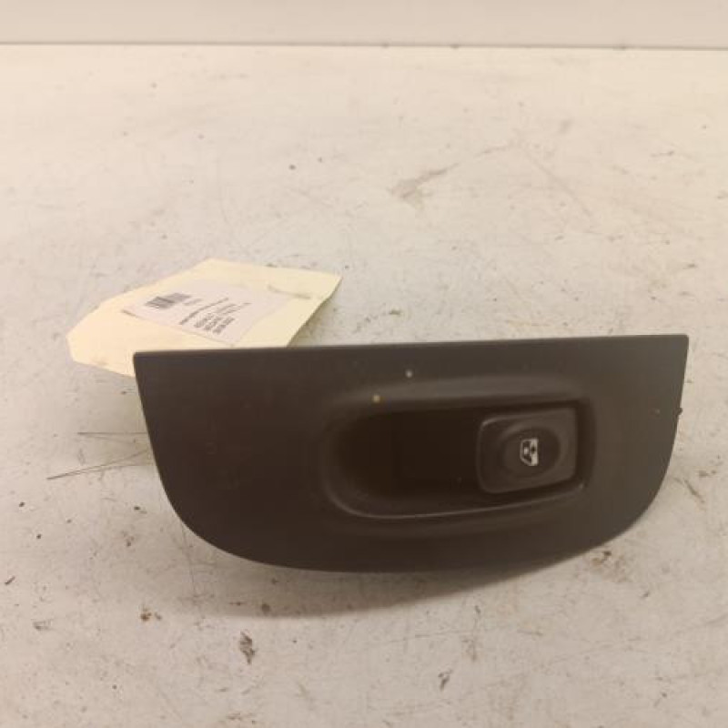 Interrupteur de leve vitre avant droit RENAULT MEGANE 1