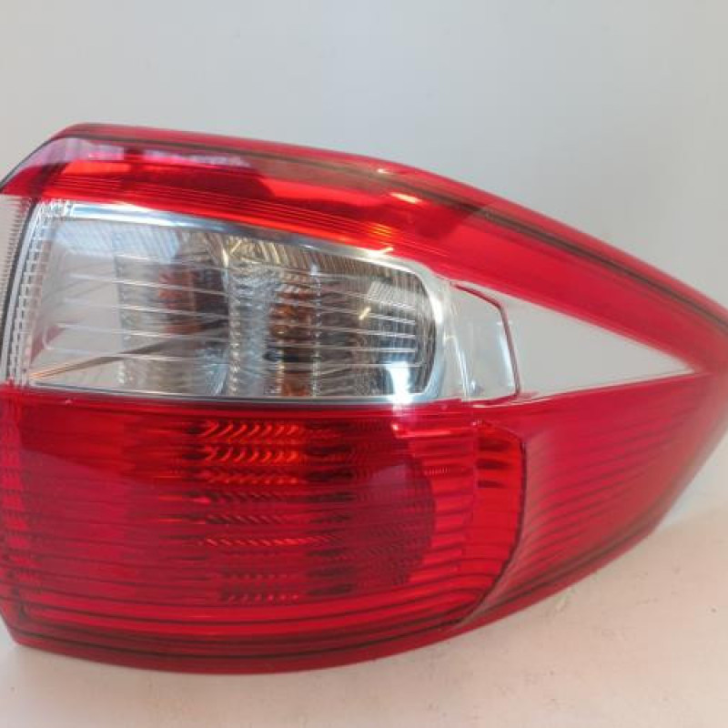 Feu arriere principal droit (feux) FORD C-MAX 2 Feu arriere principal droit (feux) FORD C-MAX 2