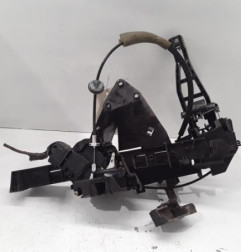 Serrure avant droit FORD C-MAX 1