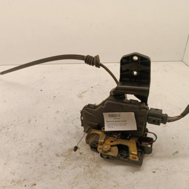 Serrure avant droit VOLKSWAGEN GOLF 4 Serrure avant droit VOLKSWAGEN GOLF 4