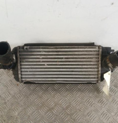 Echangeur air (Intercooler) KIA CARENS 4 Photo n°1