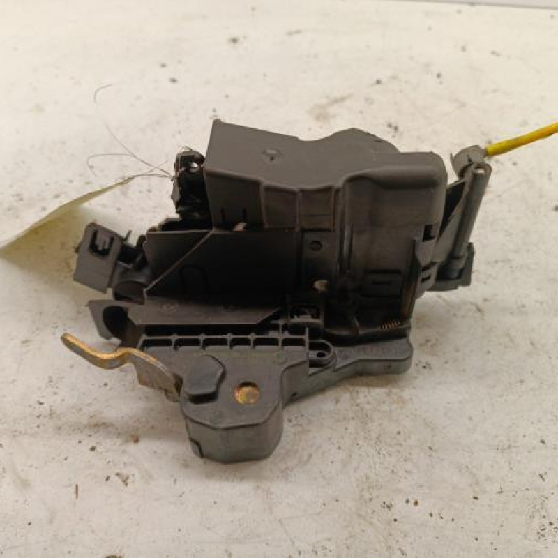 Serrure avant droit MERCEDES CLASSE E 210