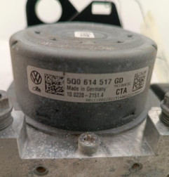 Bloc ABS (freins anti-blocage) VOLKSWAGEN PASSAT 7