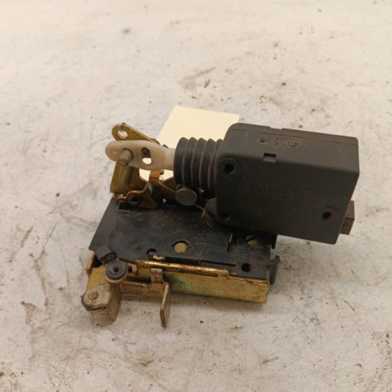 Serrure avant droit PEUGEOT 106 Serrure avant droit PEUGEOT 106