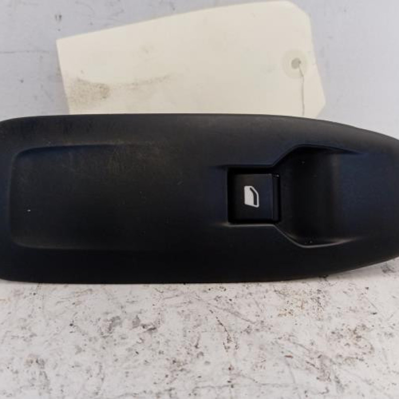 Interrupteur de leve vitre avant droit PEUGEOT 208 1