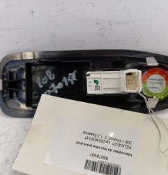 Interrupteur de leve vitre avant droit PEUGEOT 208 1