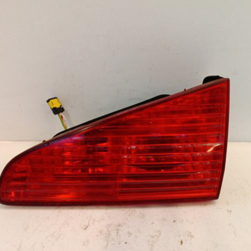 Feu arriere secondaire droit (feux) PEUGEOT 607 Feu arriere secondaire droit (feux) PEUGEOT 607