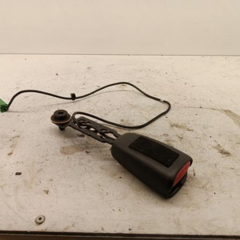 Attache ceinture avant droit VOLVO C 30
