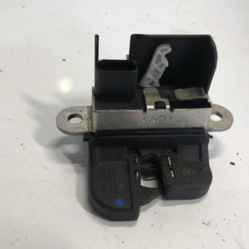 Serrure de coffre VOLKSWAGEN GOLF 6