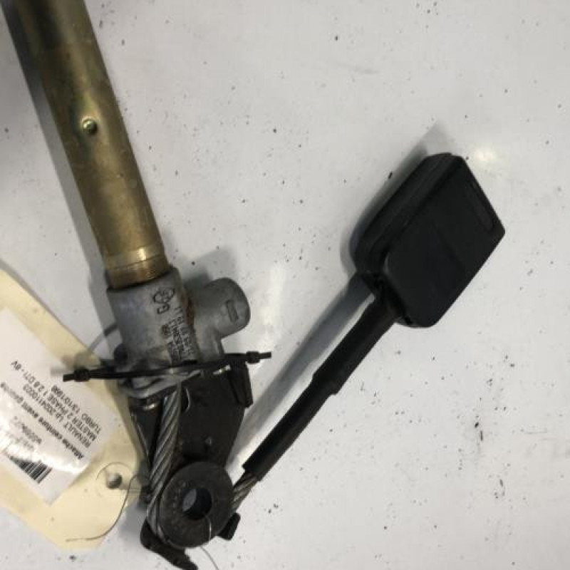 Attache ceinture avant gauche RENAULT MASTER 2