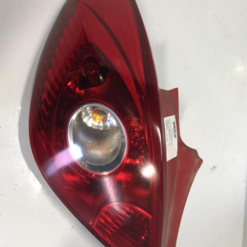 Feu arriere principal gauche (feux) OPEL CORSA D Feu arriere principal gauche (feux) OPEL CORSA D