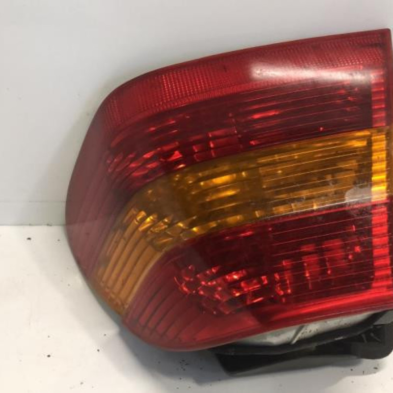 Feu arriere principal droit (feux) BMW SERIE 3 E46 Feu arriere principal droit (feux) BMW SERIE 3 E46