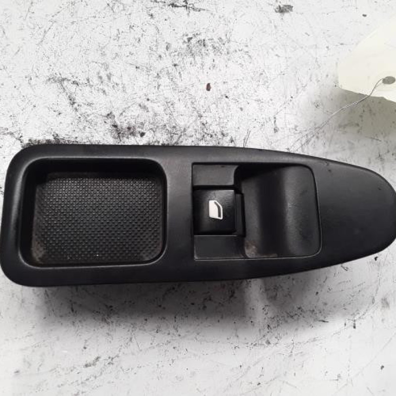 Interrupteur de leve vitre avant droit FIAT SCUDO 2
