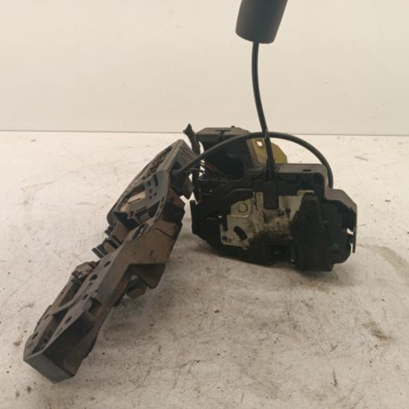 Serrure avant droit RENAULT MEGANE 3