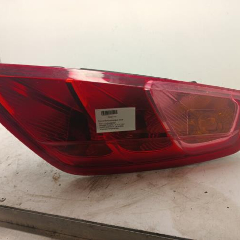 Feu arriere principal droit (feux) FIAT GRANDE PUNTO Feu arriere principal droit (feux) FIAT GRANDE PUNTO