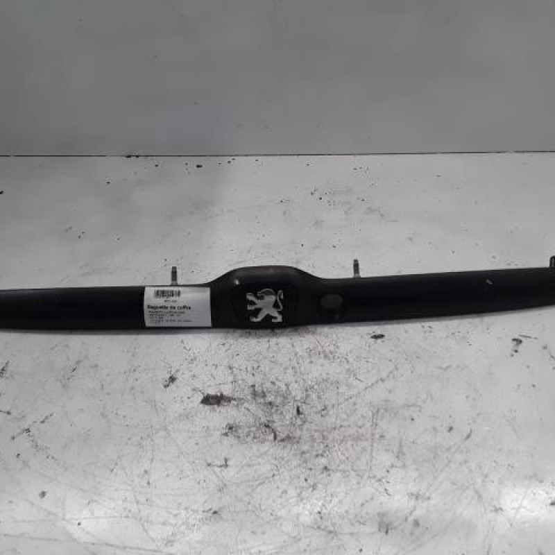 Baguette de coffre PEUGEOT 206