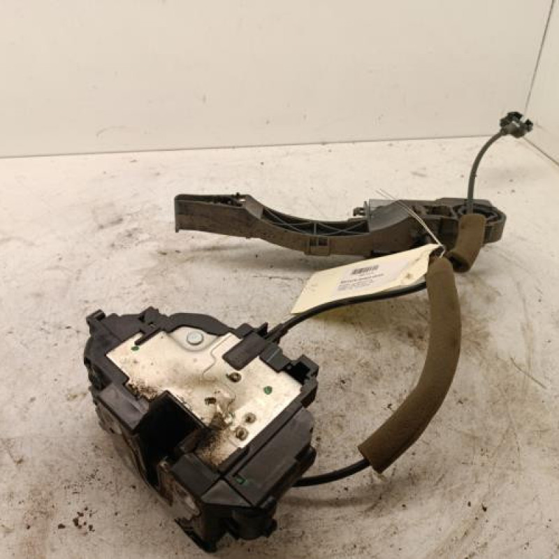 Serrure avant droit NISSAN NV400 Serrure avant droit NISSAN NV400
