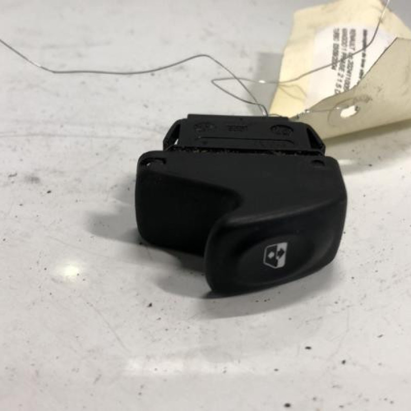 Interrupteur de leve vitre avant gauche RENAULT KANGOO 1