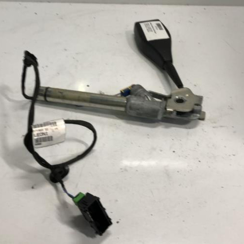 Attache ceinture avant droit RENAULT KANGOO 2