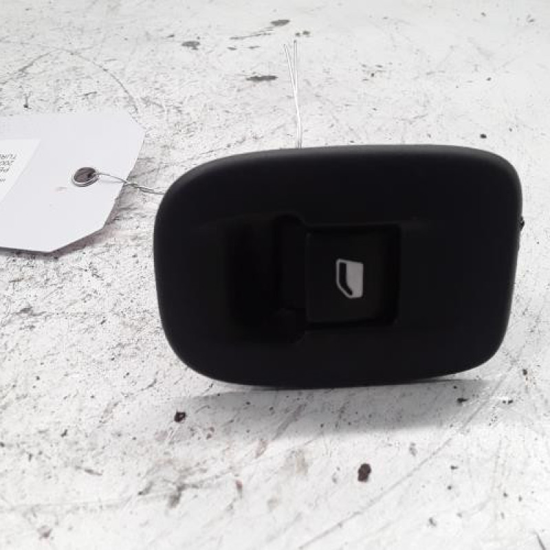 Interrupteur de leve vitre arriere gauche PEUGEOT 2008 1