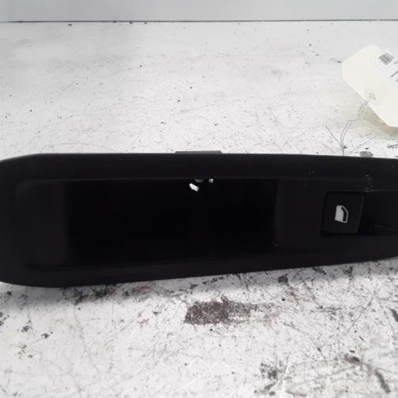 Interrupteur de leve vitre arriere droit PEUGEOT 308 2 SW