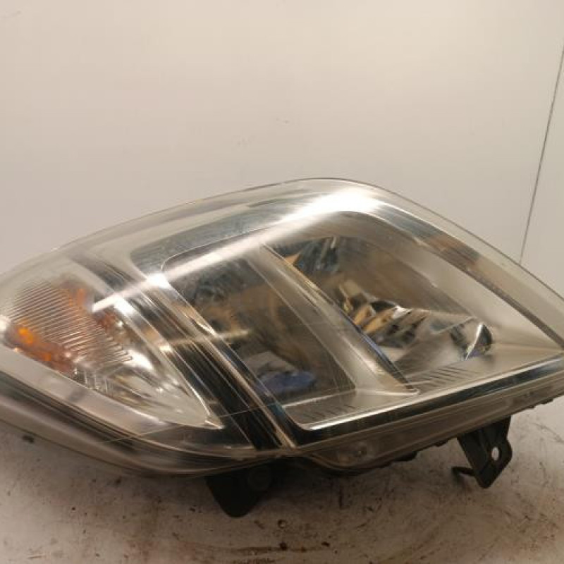 Optique avant principal gauche (feux)(phare) NISSAN NV400