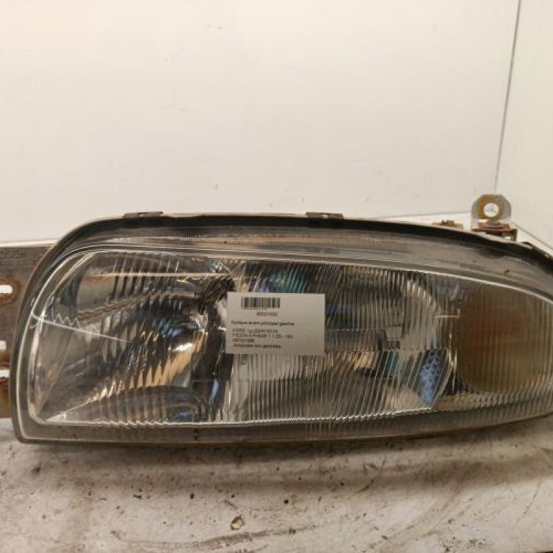 Optique avant principal gauche (feux)(phare) FORD FIESTA 4
