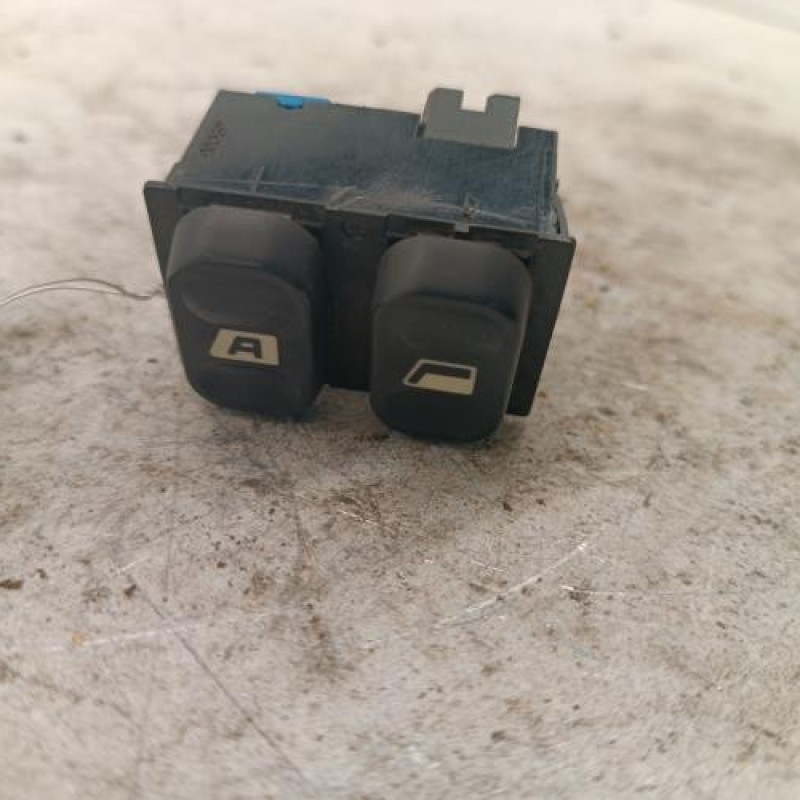 Interrupteur de leve vitre avant gauche PEUGEOT 406
