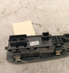 Interrupteur de leve vitre avant gauche PEUGEOT 308 2