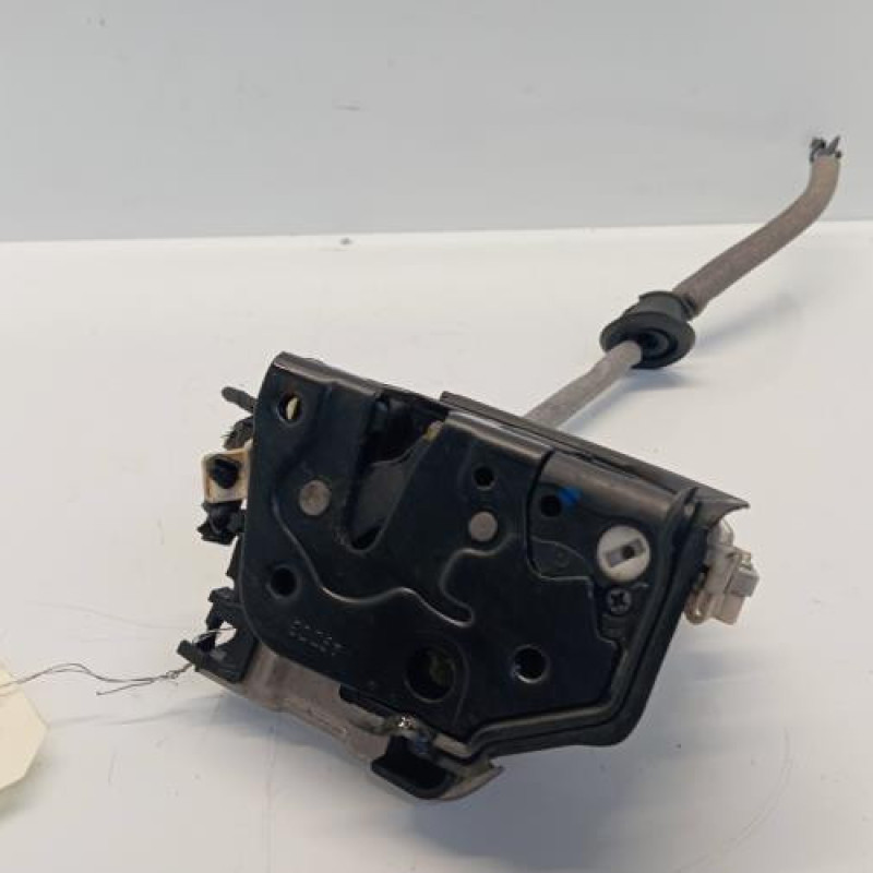 Serrure avant droit AUDI A1 1 Serrure avant droit AUDI A1 1