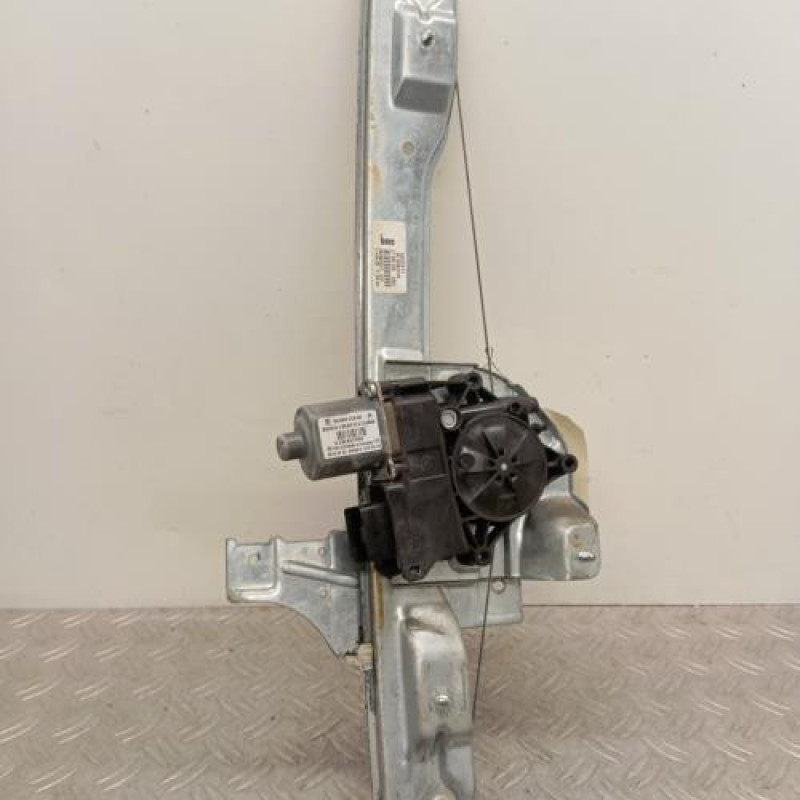 Leve vitre electrique avant gauche PEUGEOT 208 1