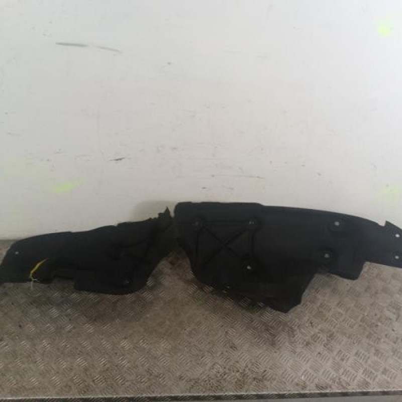 Pare boue arriere droit RENAULT MEGANE 5 Pare boue arriere droit RENAULT MEGANE 5