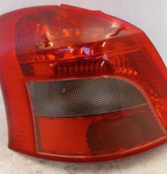 Feu arriere principal gauche (feux) TOYOTA YARIS 2 Photo n°1